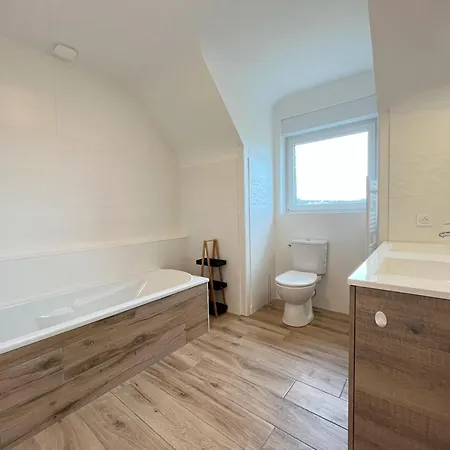Maison Renovee 4 Chambres, Spacieuse Pour 8 Personnes *