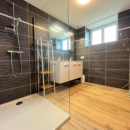 Maison Renovee 4 Chambres, Spacieuse Pour 8 Personnes Prázdninový dům Sibiril
