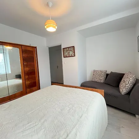 Prázdninový dům Maison Renovee 4 Chambres, Spacieuse Pour 8 Personnes Sibiril