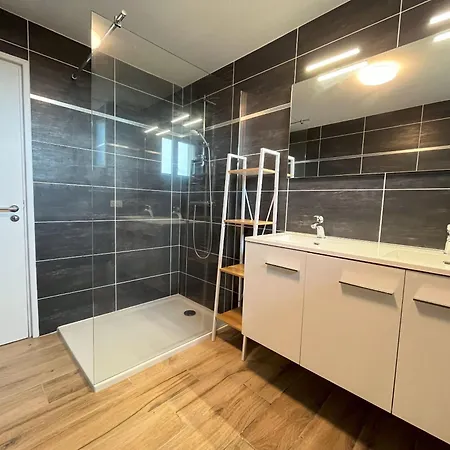 Prázdninový dům Maison Renovee 4 Chambres, Spacieuse Pour 8 Personnes *