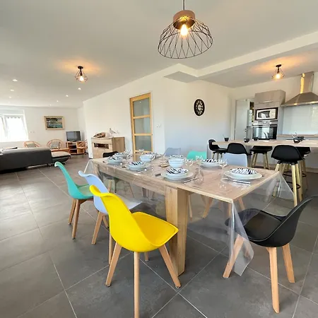 Maison Renovee 4 Chambres, Spacieuse Pour 8 Personnes * Sibiril