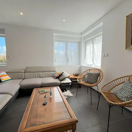 Prázdninový dům Maison Renovee 4 Chambres, Spacieuse Pour 8 Personnes *