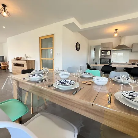 Maison Renovee 4 Chambres, Spacieuse Pour 8 Personnes * Sibiril