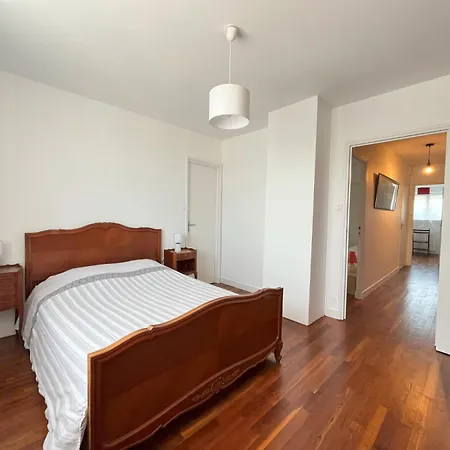 Maison Renovee 4 Chambres, Spacieuse Pour 8 Personnes Prázdninový dům Sibiril